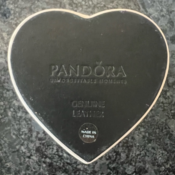 Pandora Leather two-tiered Jewelry Box - Picture 5 of 5